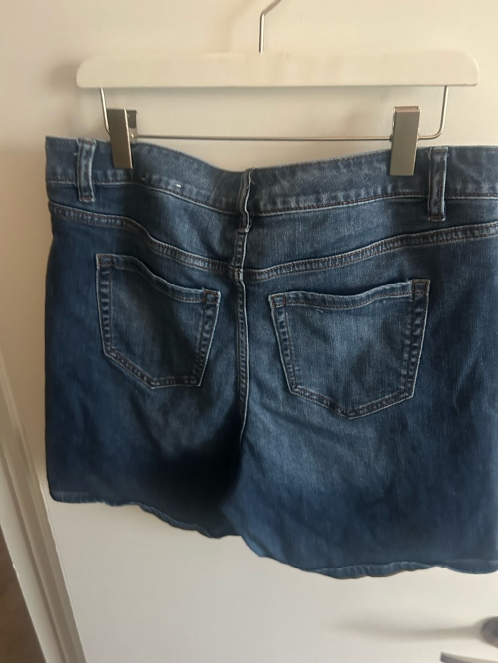 Lane Bryant Dark Blue Stretch Denim Bermuda Shorts - Size 12 - Picture 3 of 3